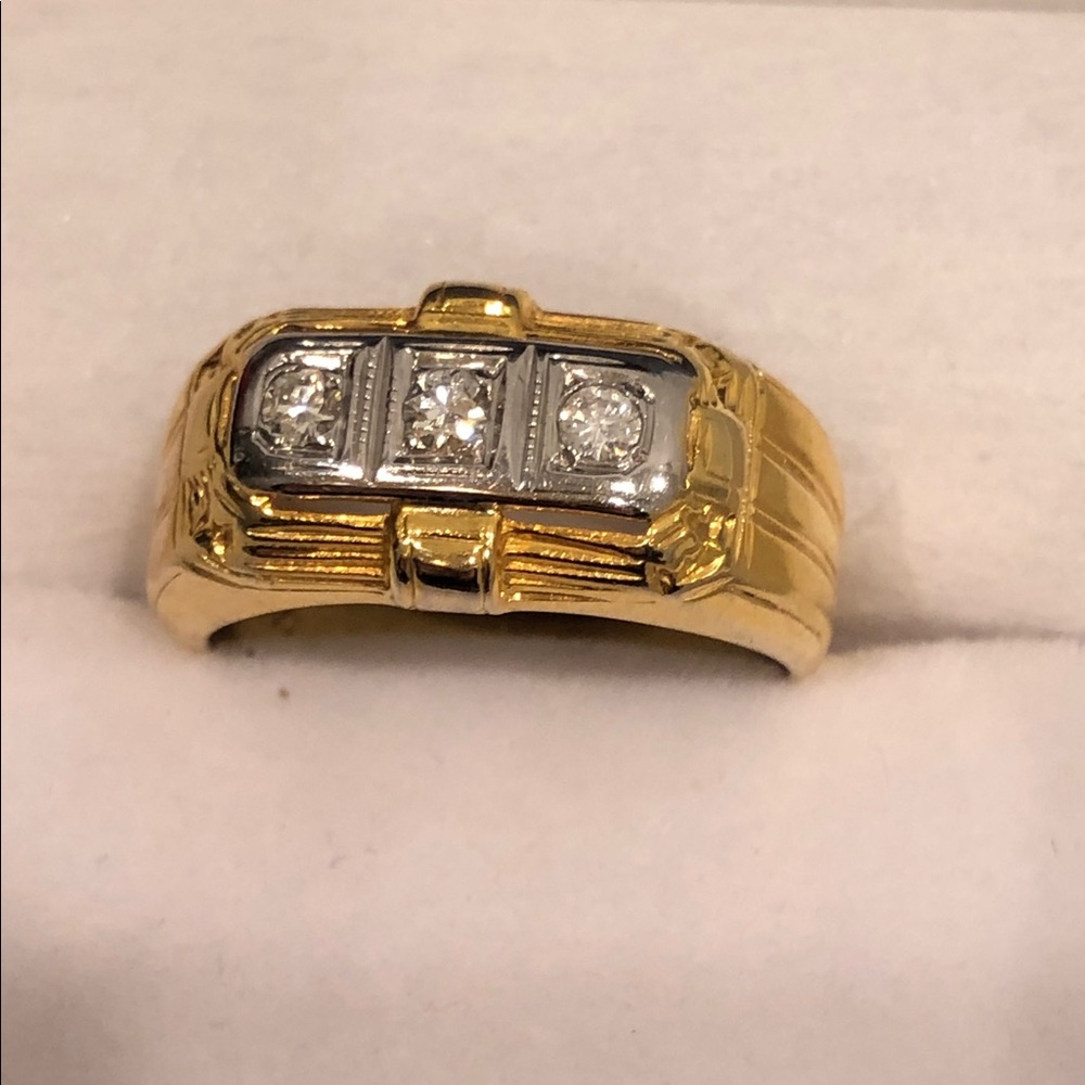 Solid Vintage Two tone 14k Gold   Ring W/ real Diamonds.unisex . SZ 8